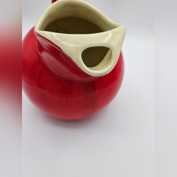 Vintage Hall's Red Pitcher with handle & ice lip - Picture 4 of 6
